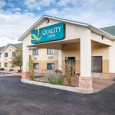 Quality Inn Airport Colorado Springs Exterior photo